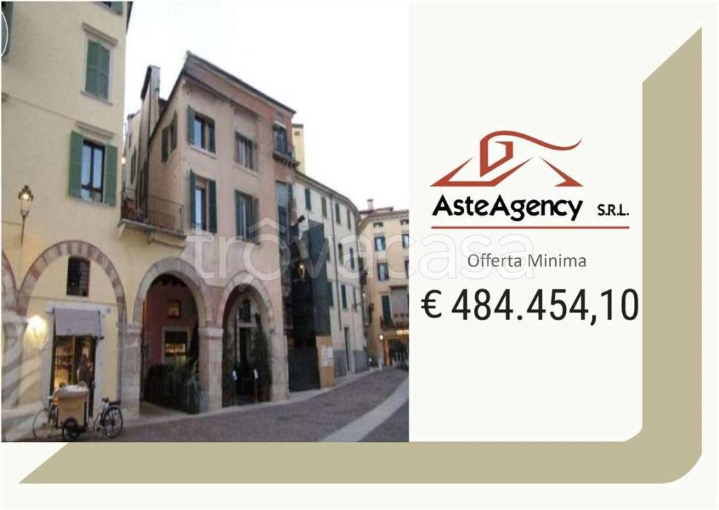 negozio in vendita a Verona in zona Centro Storico