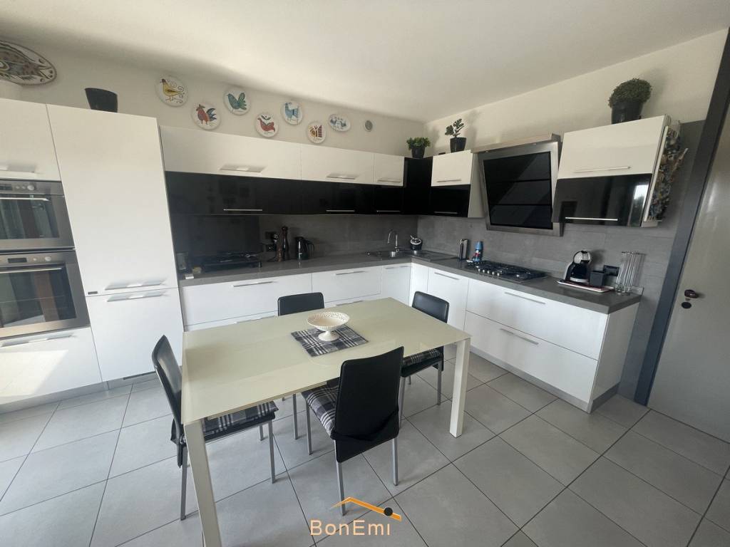 appartamento in vendita a Verona in zona Porto Crencano