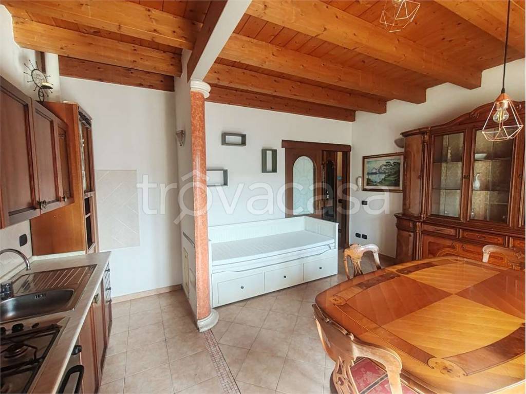 appartamento in vendita a Verona in zona Cadidavid