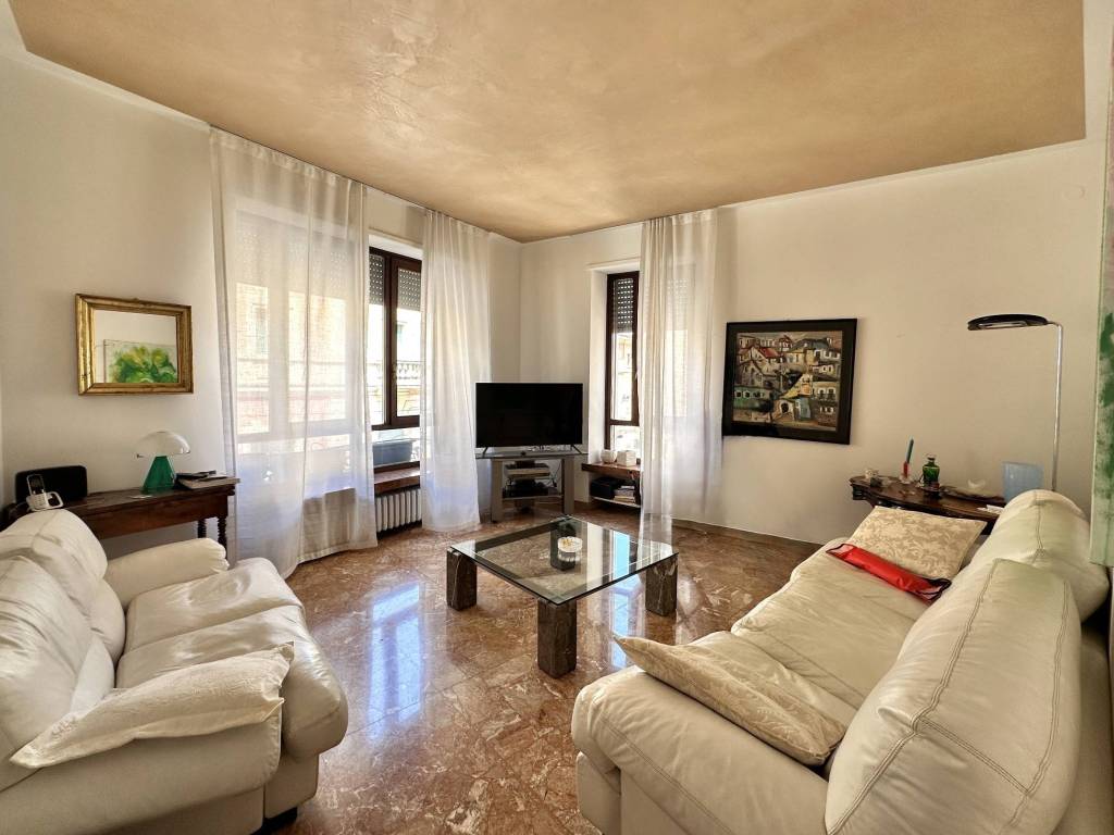 appartamento in vendita a Verona in zona Centro Storico