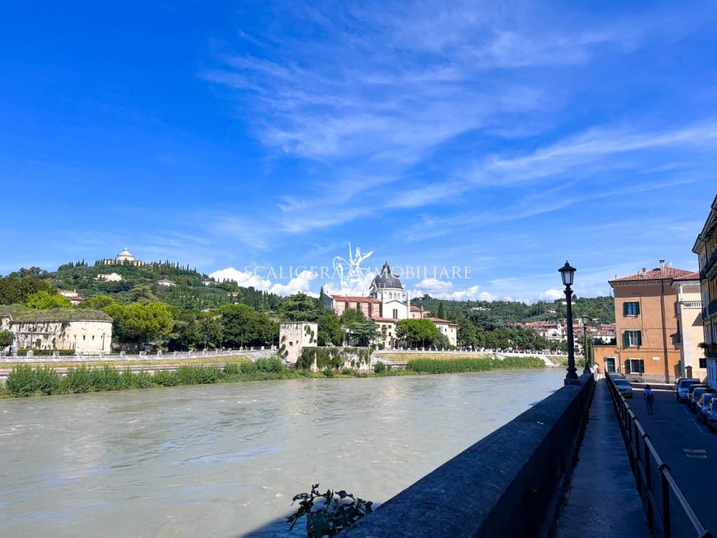 appartamento in vendita a Verona in zona Centro Storico