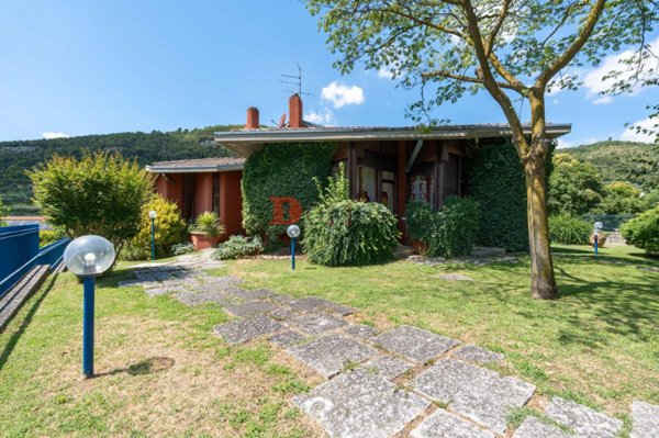 casa indipendente in vendita a Verona in zona Avesa