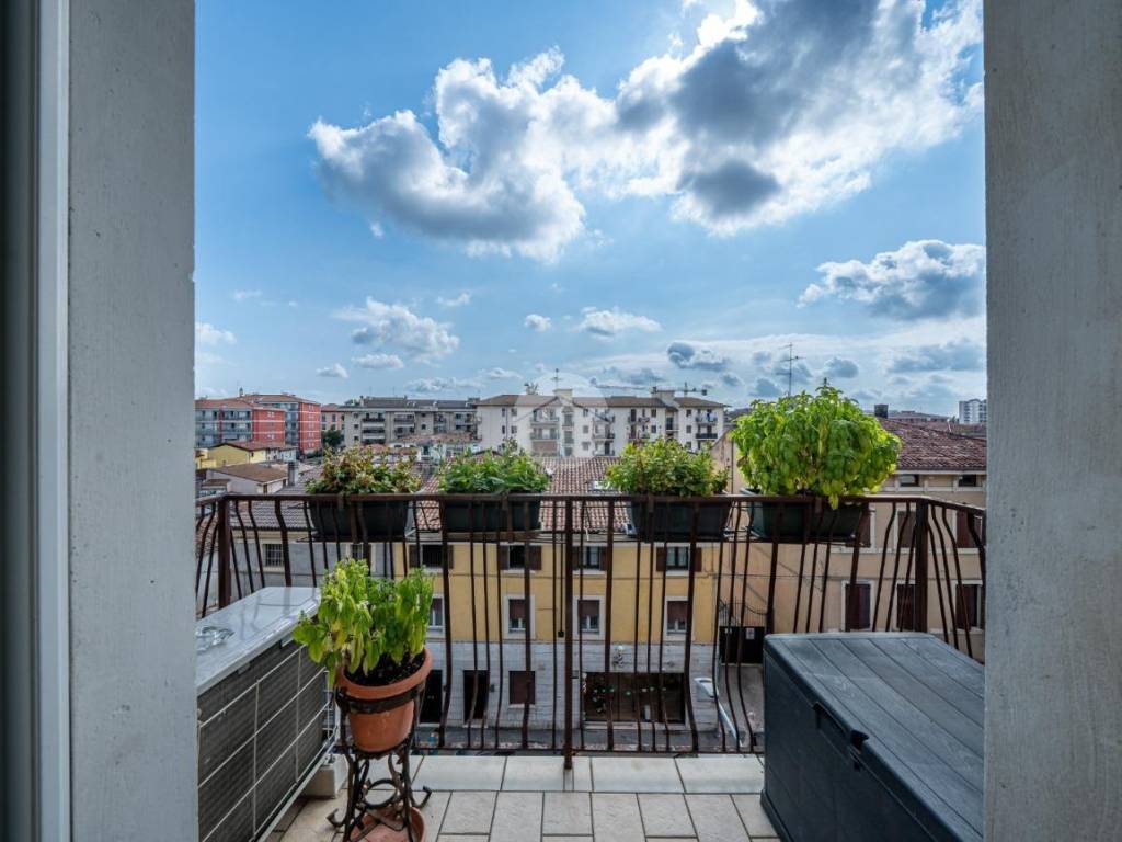 appartamento in vendita a Verona in zona Borgo Roma