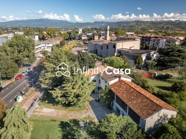 casa indipendente in vendita a Verona in zona San Massimo all'Adige