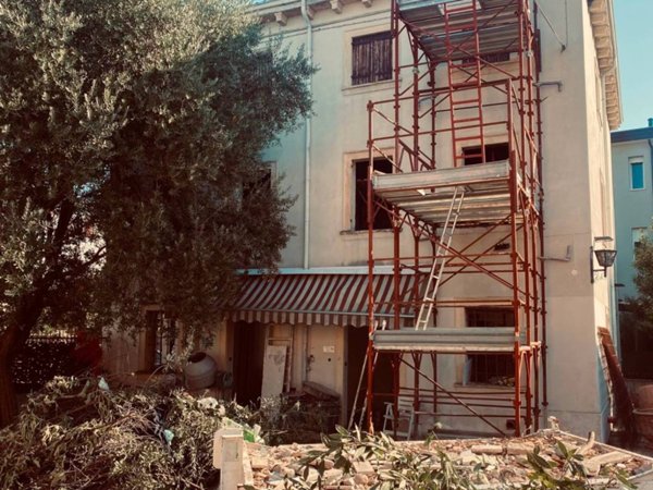 casa indipendente in vendita a Verona in zona Cadidavid