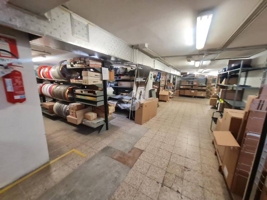 negozio in vendita a Verona in zona Borgo Venezia / Borgo Trieste