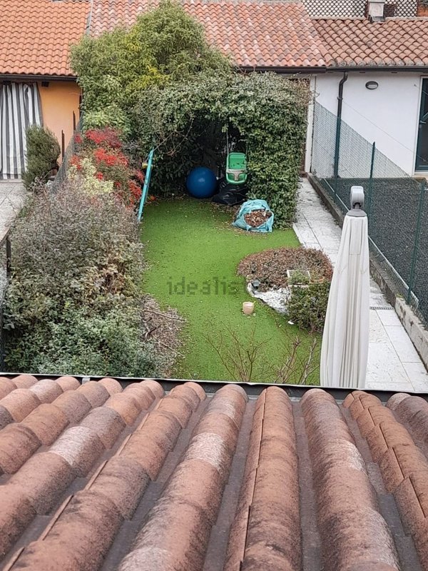 casa indipendente in vendita a Verona in zona Chievo