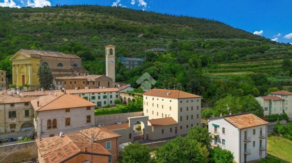 casa indipendente in vendita a Verona