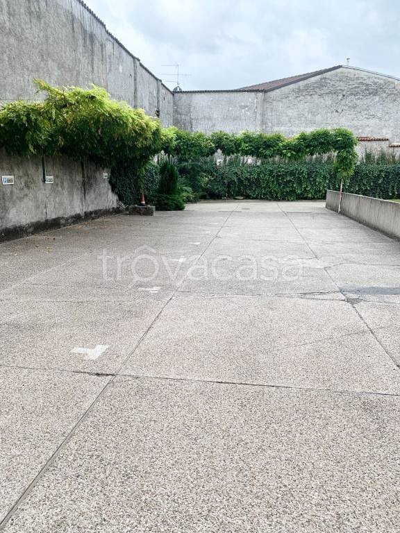 negozio in vendita a Verona in zona Borgo Milano