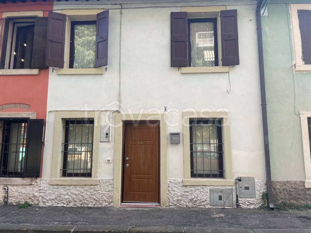 casa indipendente in vendita a Verona in zona Borgo Roma