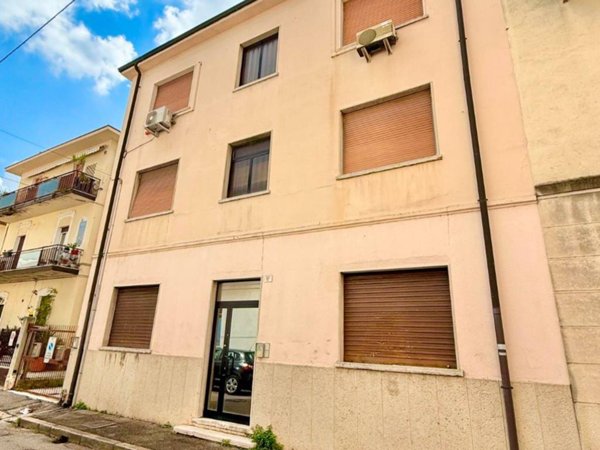 intera palazzina in vendita a Verona in zona Golosine
