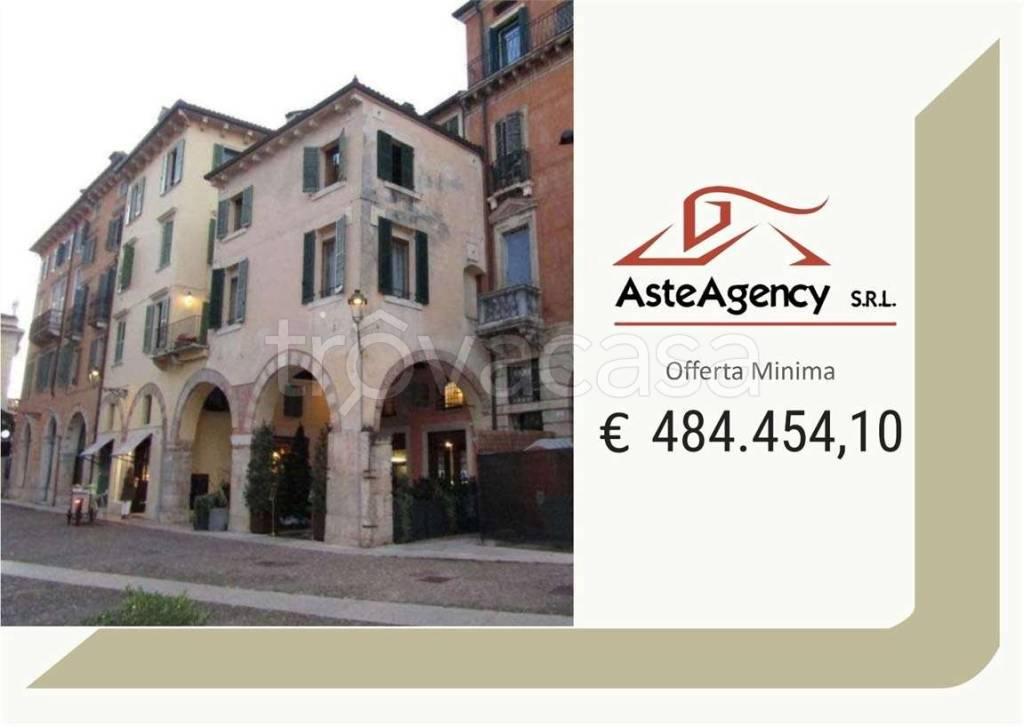 negozio in vendita a Verona in zona Centro Storico