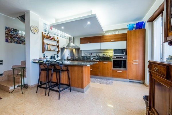 esavano in vendita a Verona in zona San Massimo all'Adige