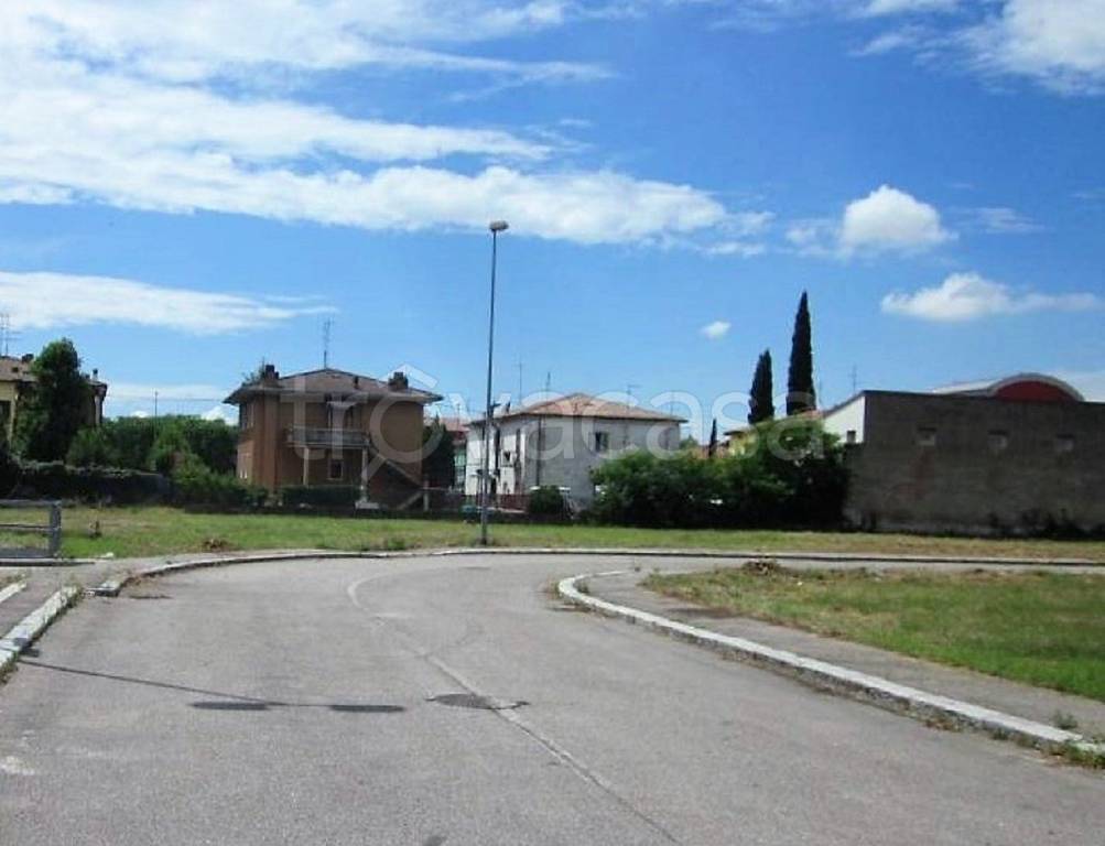terreno edificabile in vendita a Verona in zona Cadidavid