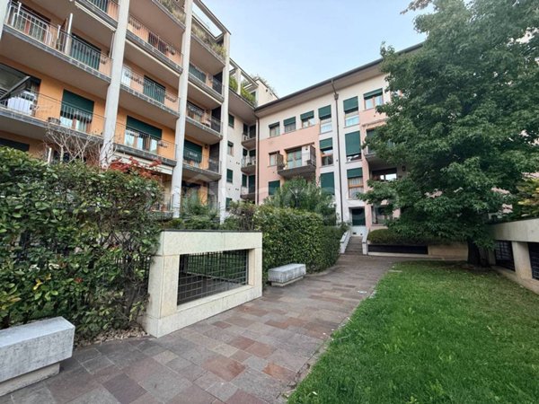 appartamento in vendita a Verona in zona Valdonega