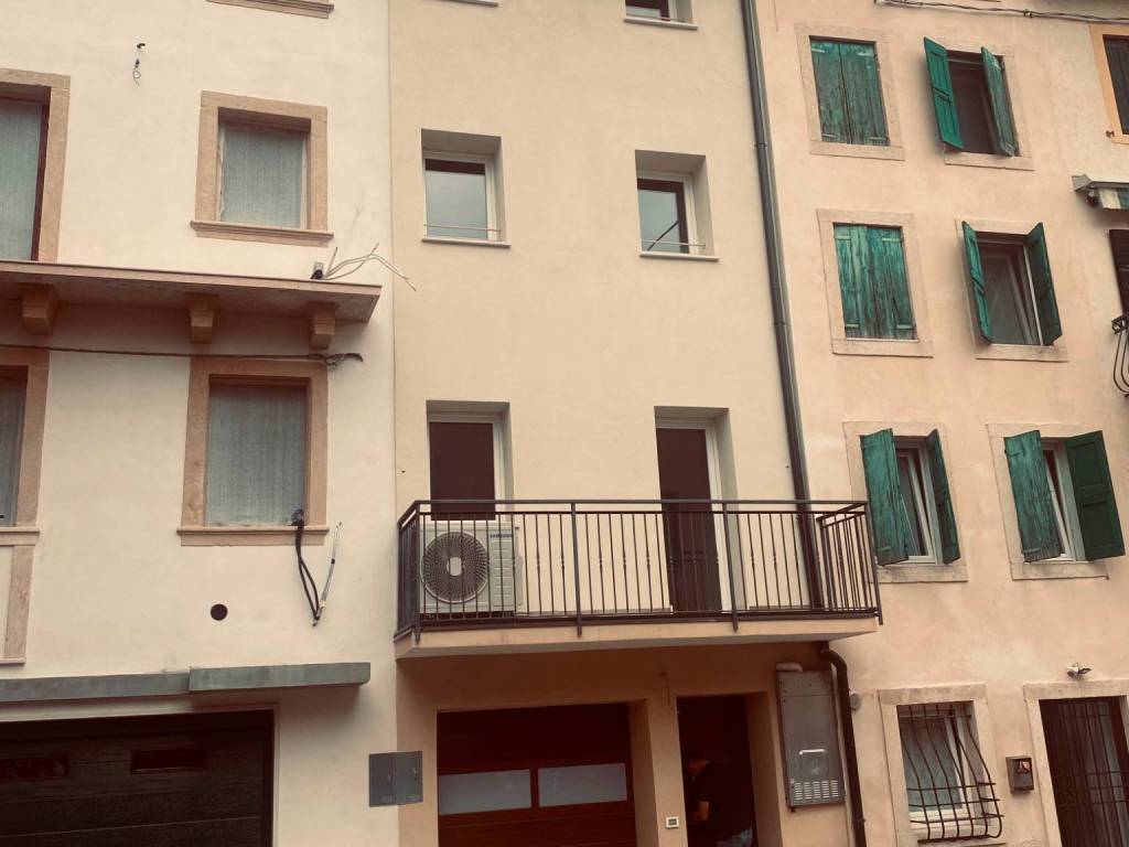 casa indipendente in vendita a Verona in zona Quinzano