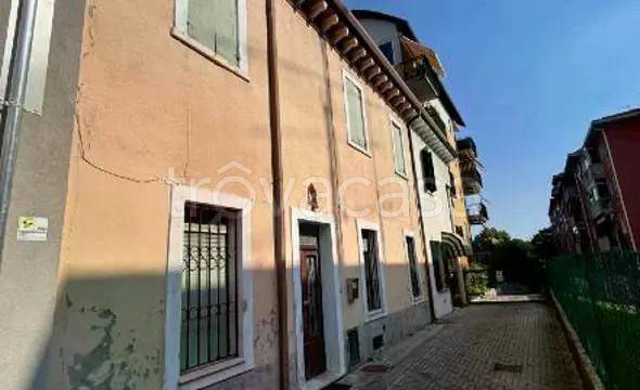 appartamento in vendita a Verona in zona Cittadella