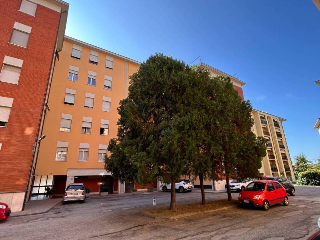 appartamento in vendita a Verona in zona Golosine