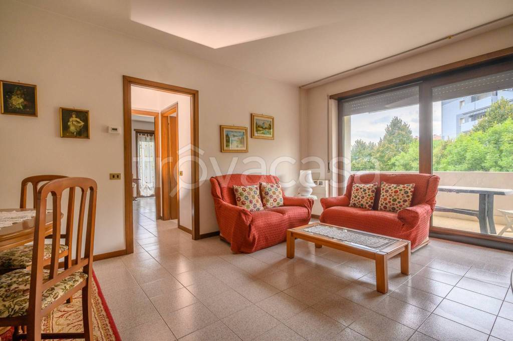 appartamento in vendita a Verona in zona Borgo Roma