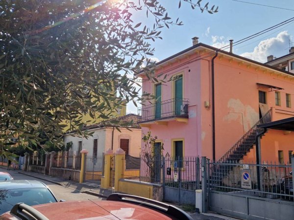appartamento in vendita a Verona in zona Borgo Venezia / Borgo Trieste