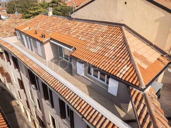 appartamento in vendita a Verona in zona Centro Storico