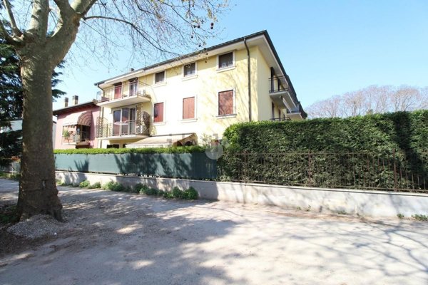 appartamento in vendita a Verona in zona Santa Lucia