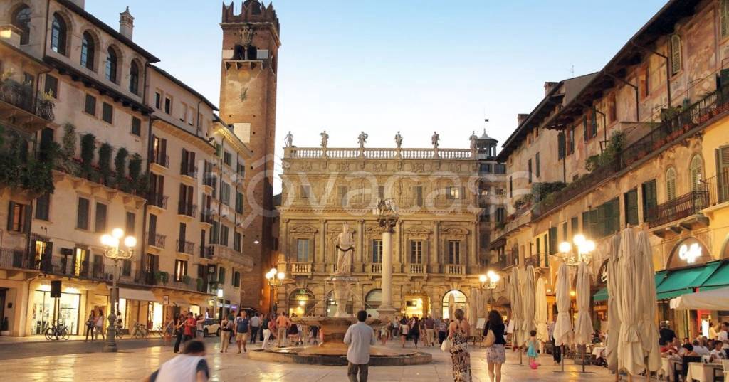 negozio in vendita a Verona in zona Centro Storico