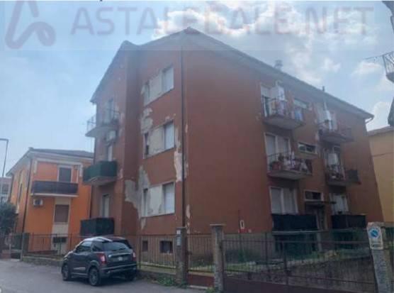 appartamento in vendita a Verona in zona Borgo Roma