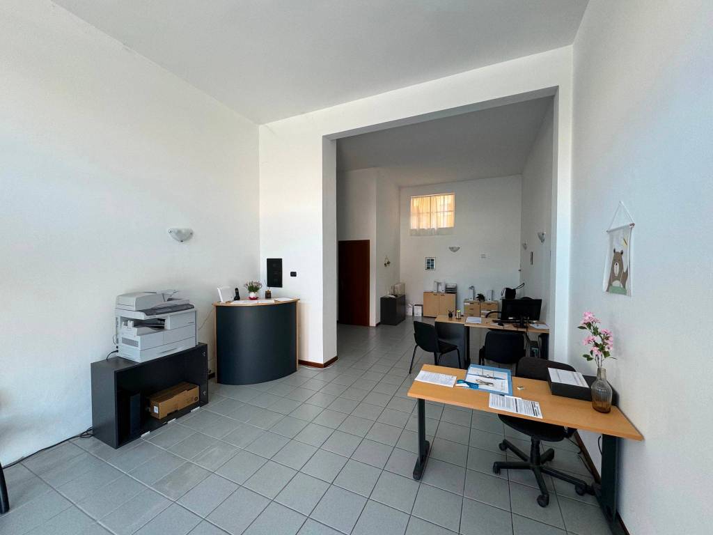 negozio in vendita a Verona in zona Borgo Milano