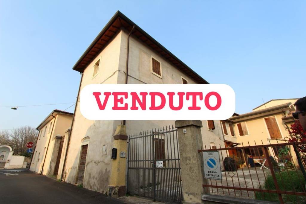 casa indipendente in vendita a Verona