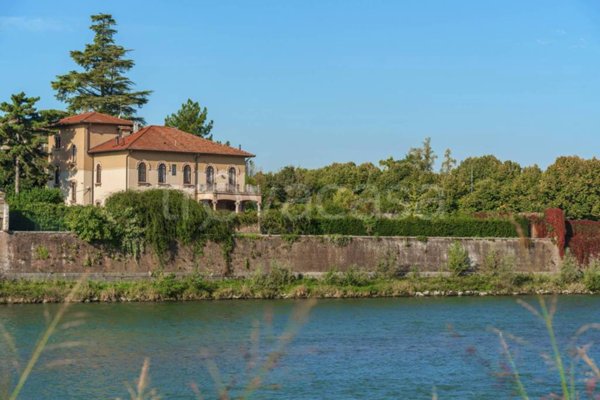 casa indipendente in vendita a Verona in zona Centro Storico