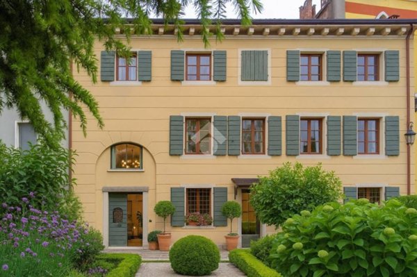 casa indipendente in vendita a Verona in zona Ponte Florio