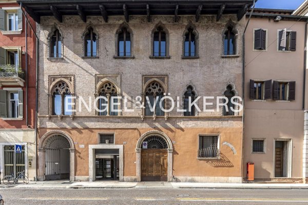 appartamento in vendita a Verona in zona Centro Storico