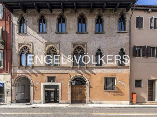 appartamento in vendita a Verona in zona Centro Storico