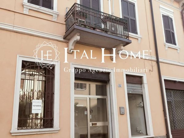 ufficio in vendita a Verona in zona Centro Storico