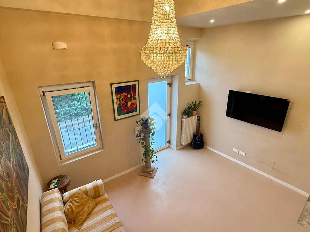 casa indipendente in vendita a Verona in zona Avesa