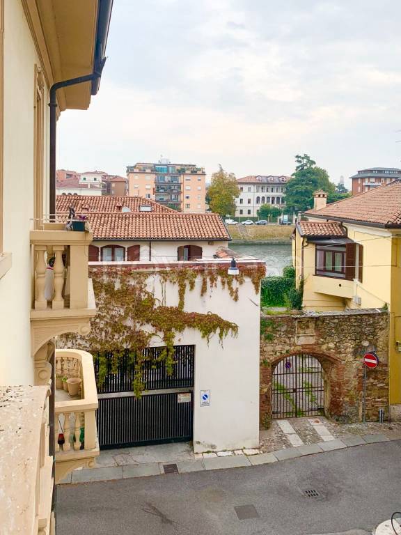 appartamento in vendita a Verona in zona San Zeno