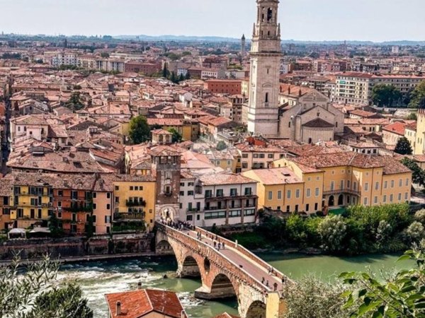 appartamento in vendita a Verona in zona Centro Storico