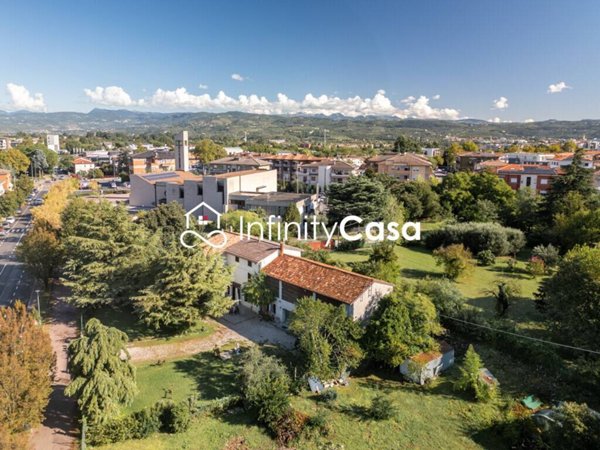 casa indipendente in vendita a Verona in zona San Massimo all'Adige