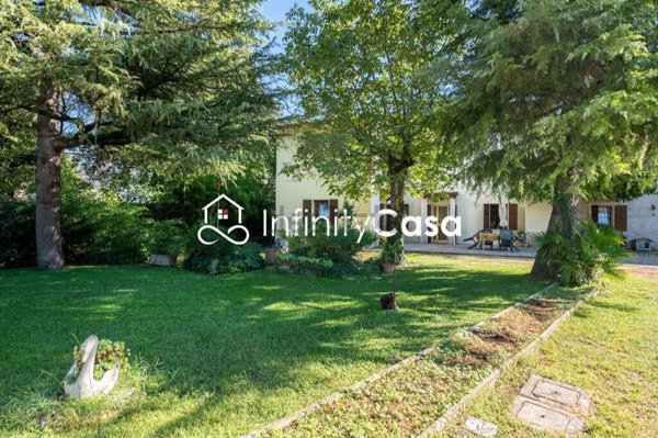 casa indipendente in vendita a Verona in zona San Massimo all'Adige