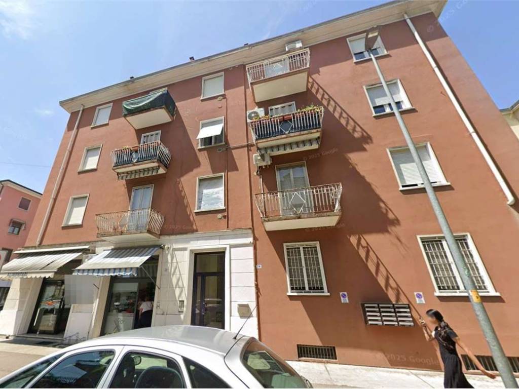 appartamento in vendita a Verona in zona Golosine