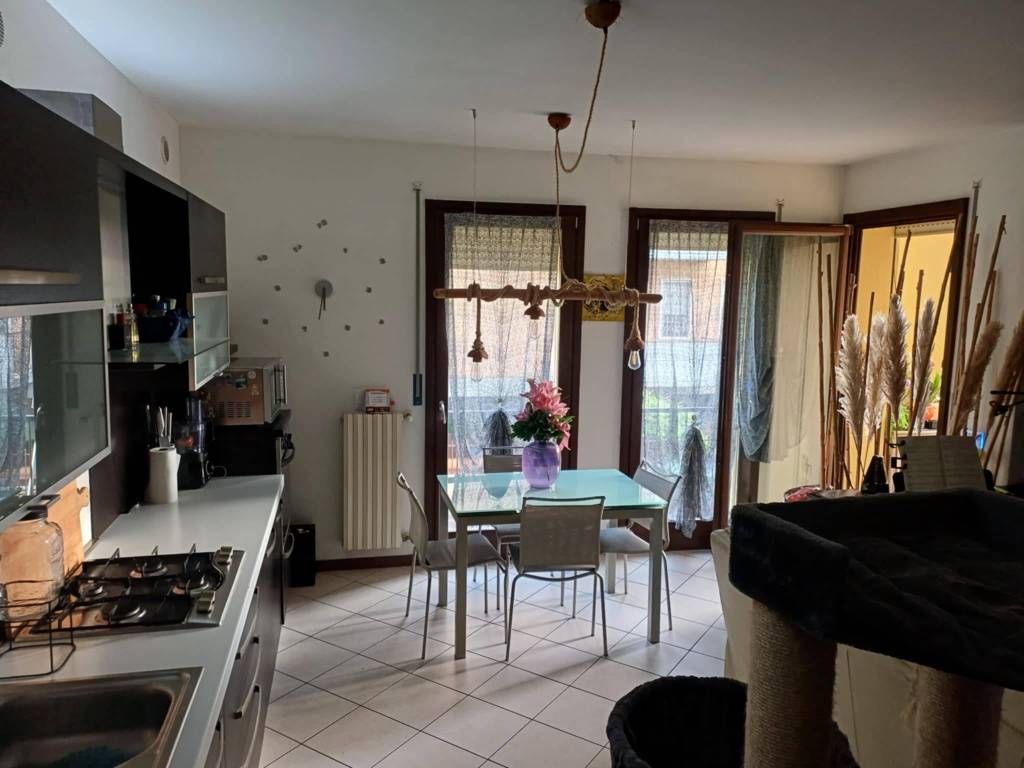 appartamento in vendita a Verona in zona Borgo Roma