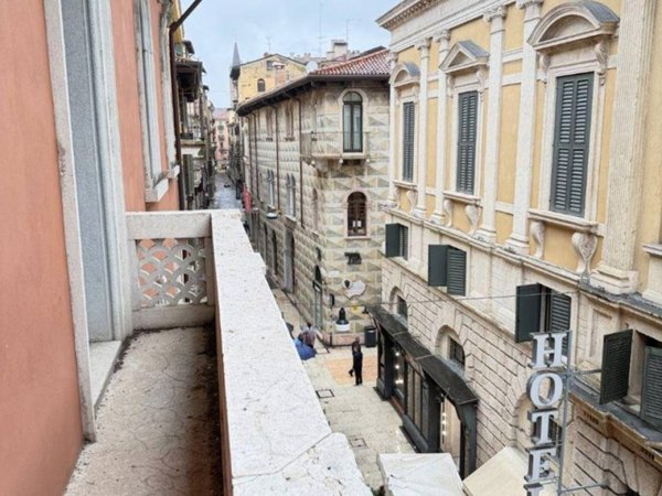 appartamento in vendita a Verona in zona Centro Storico
