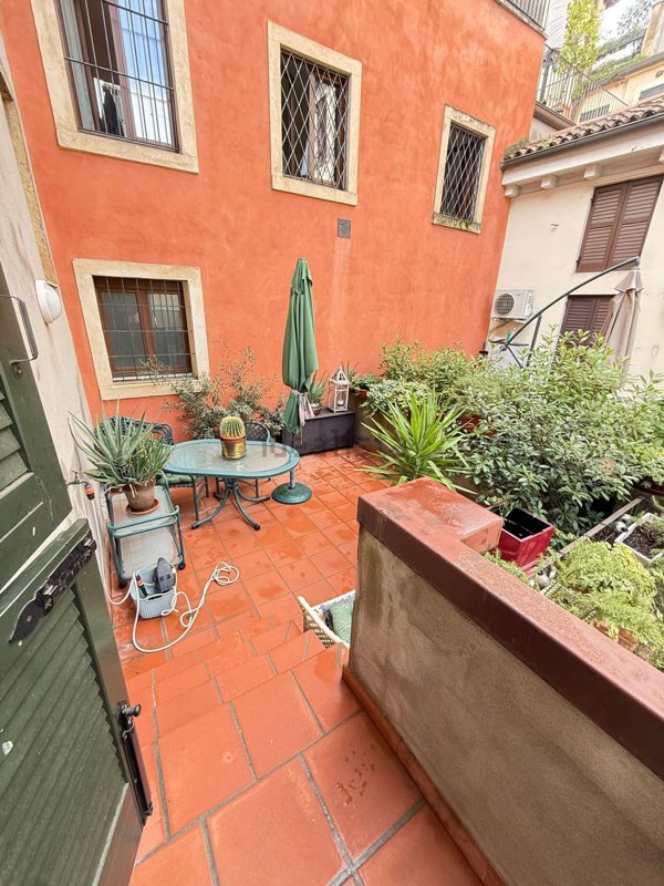appartamento in vendita a Verona in zona Centro Storico