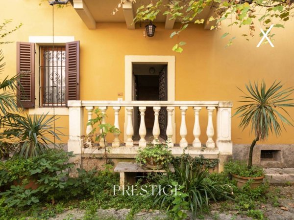 appartamento in vendita a Verona in zona Valdonega