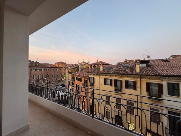 appartamento in vendita a Verona in zona Centro Storico