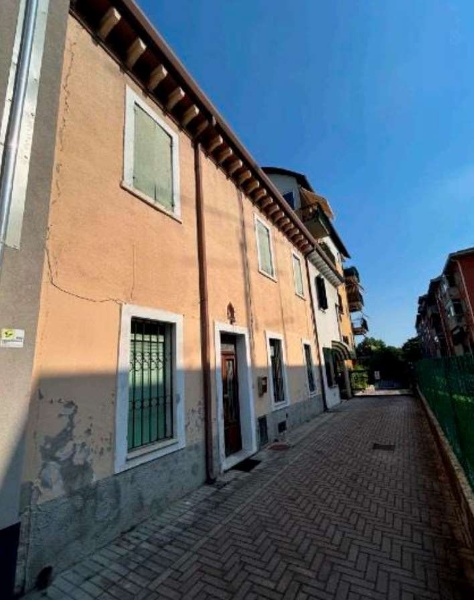 casa indipendente in vendita a Verona in zona Borgo Roma