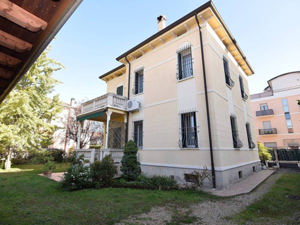 casa indipendente in vendita a Verona in zona Borgo Venezia / Borgo Trieste