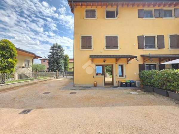 casa indipendente in vendita a Verona in zona Cadidavid