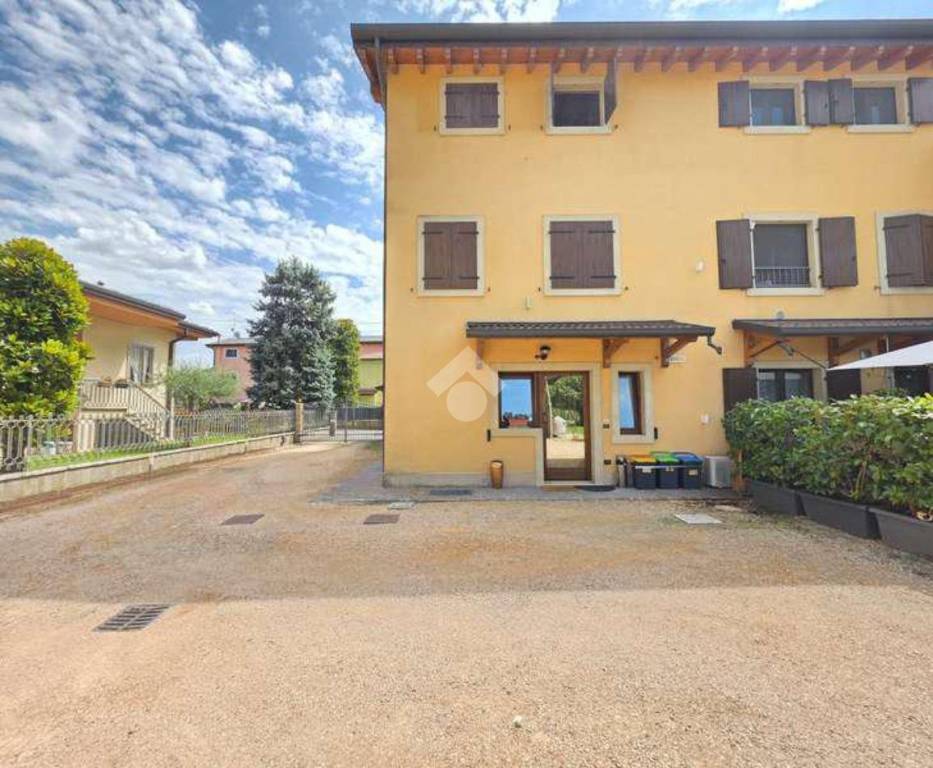 casa indipendente in vendita a Verona in zona Cadidavid